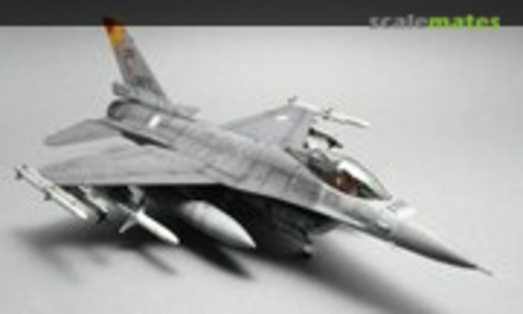 General Dynamics F-16A Block 20 Fighting Falcon 1:72