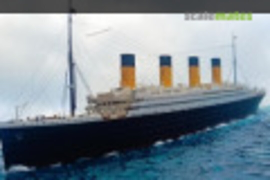 RMS Titanic 1:700