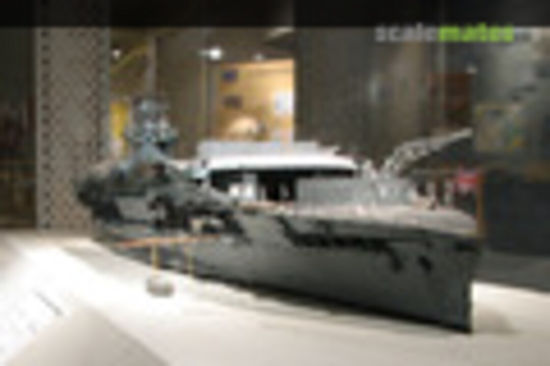 HMS Illustrious 1:192