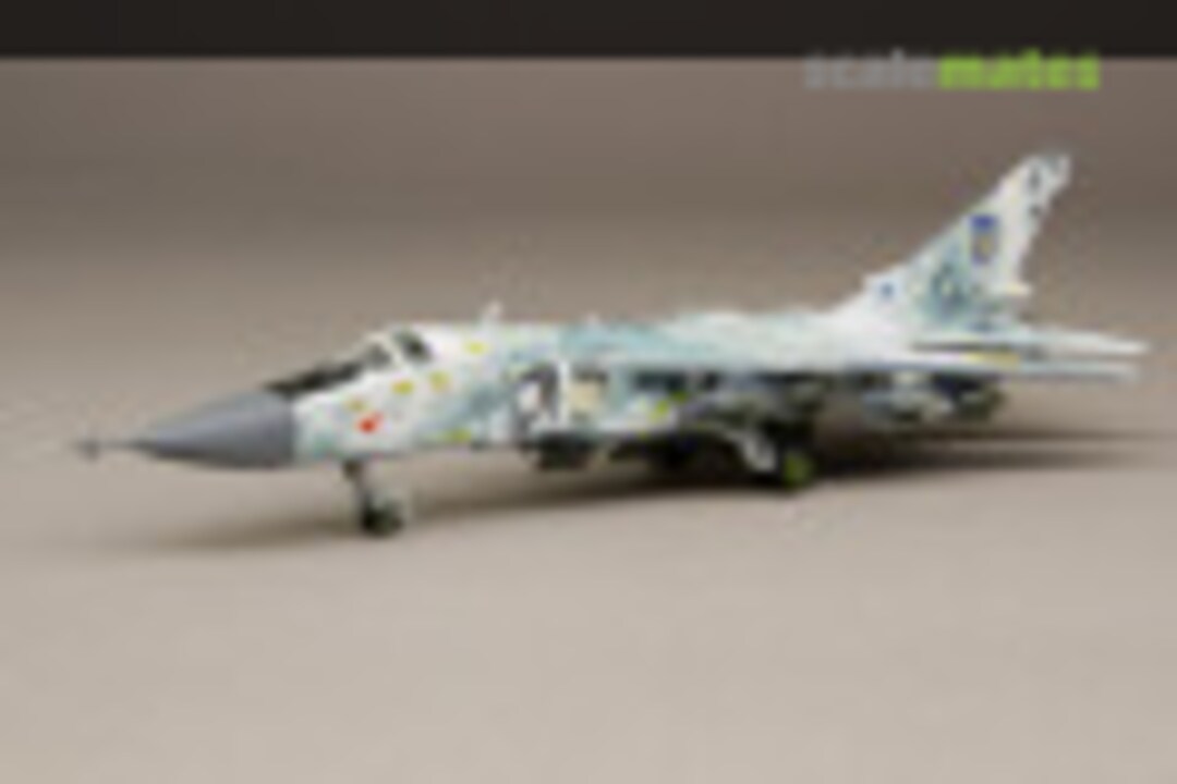 Sukhoi Su-24 Fencer 1:144