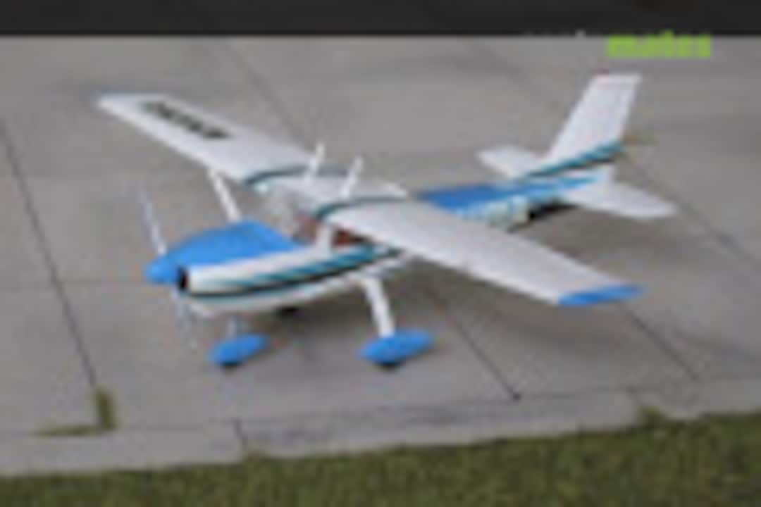 Cessna 172 Sky Hawk 1:72