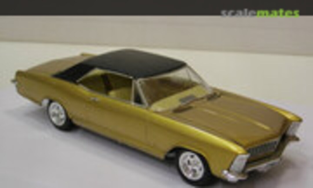 1965 Buick Riviera 1:25