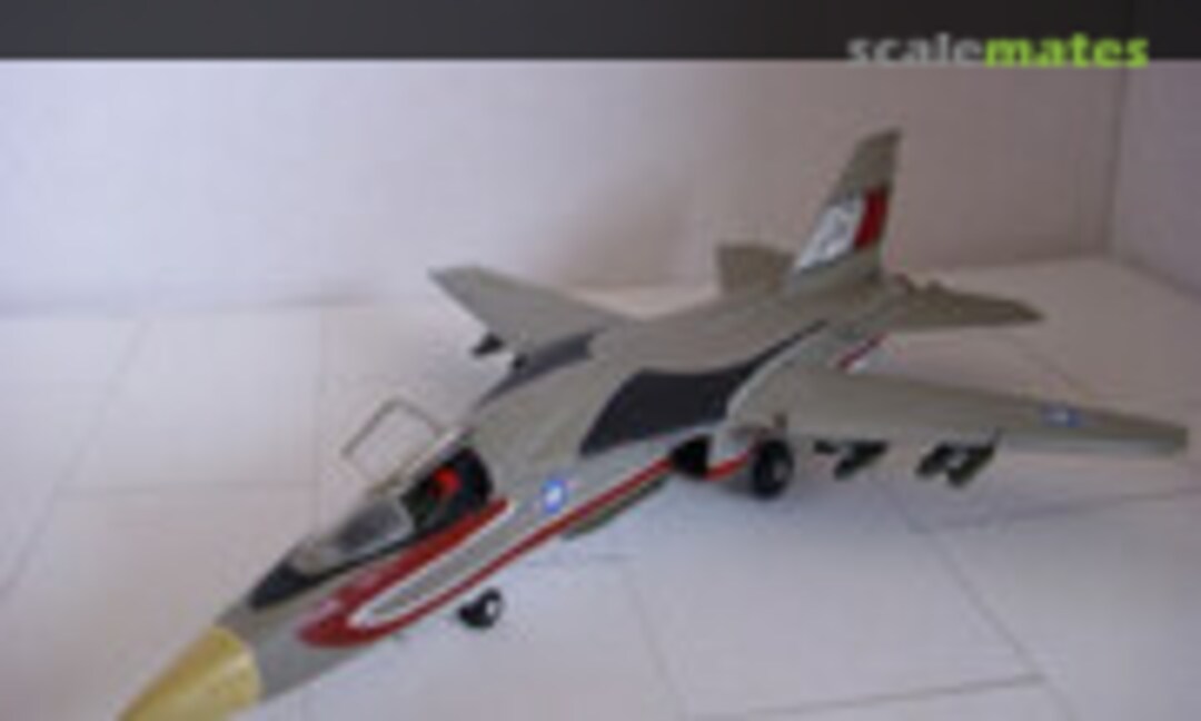 General Dynamics F-111A Aardvark 1:144