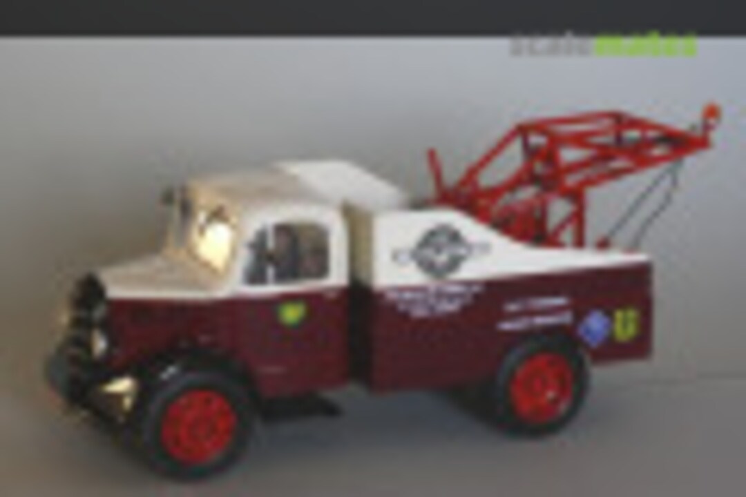 Bedford O-Series Recovery Truck 1:24