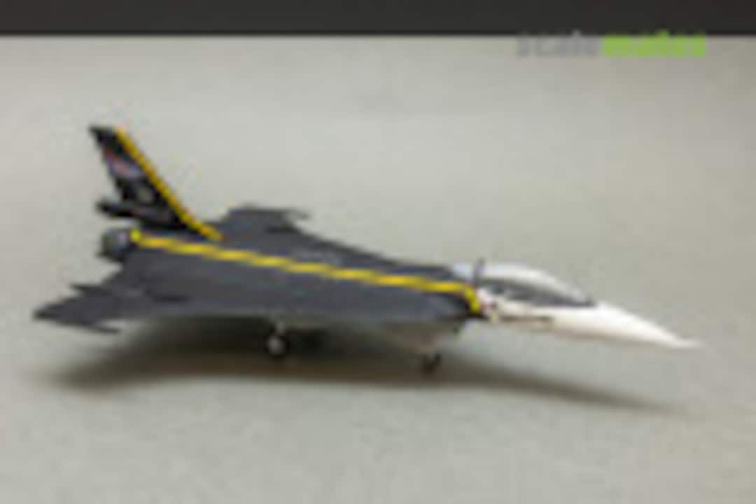 F-16XL 1:144
