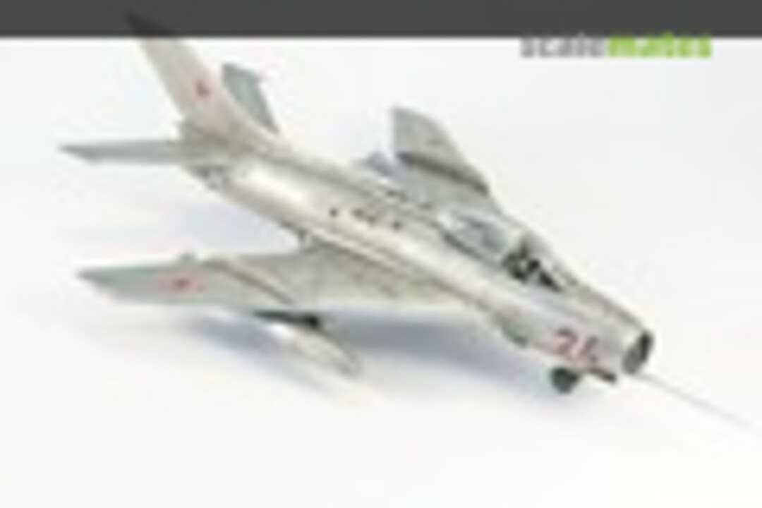Mikoyan-Gurevich MiG-19S Farmer-C 1:48