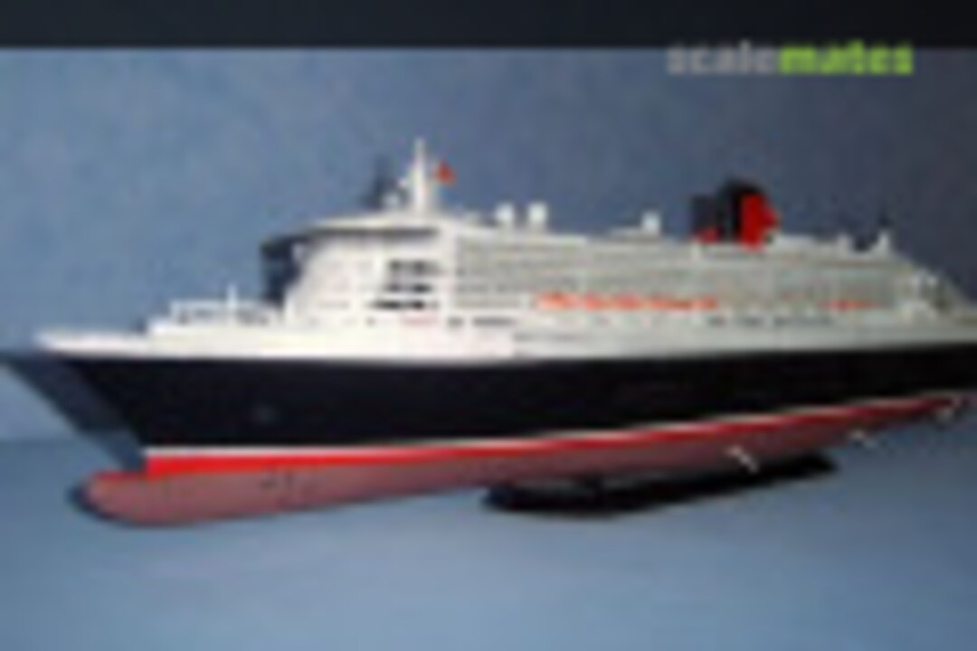 Queen Mary 2 1:400
