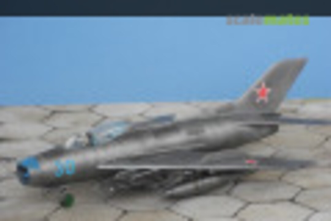 Mikoyan-Gurevich MiG-19PM Farmer-E 1:48