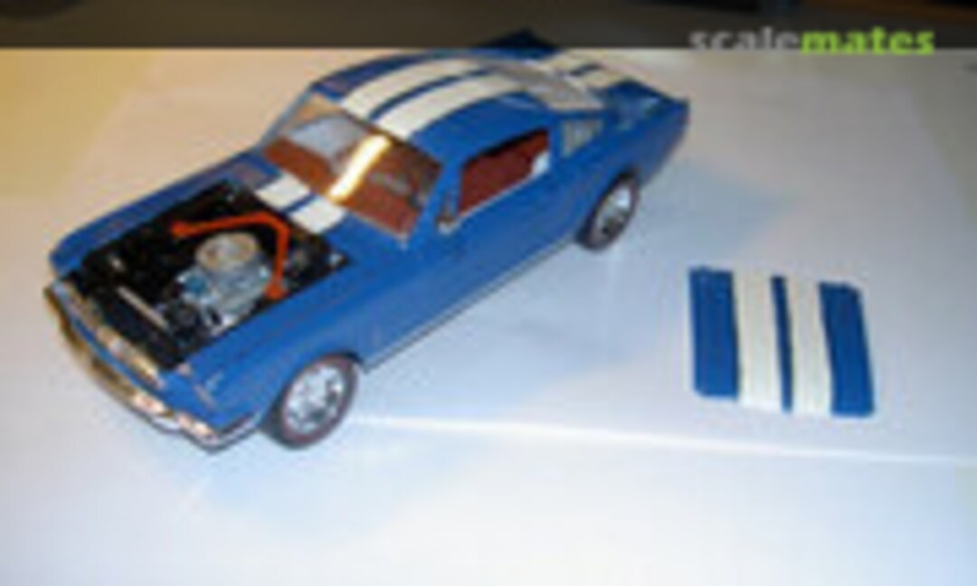 Ford Mustang 2+2 Fastback 1:24