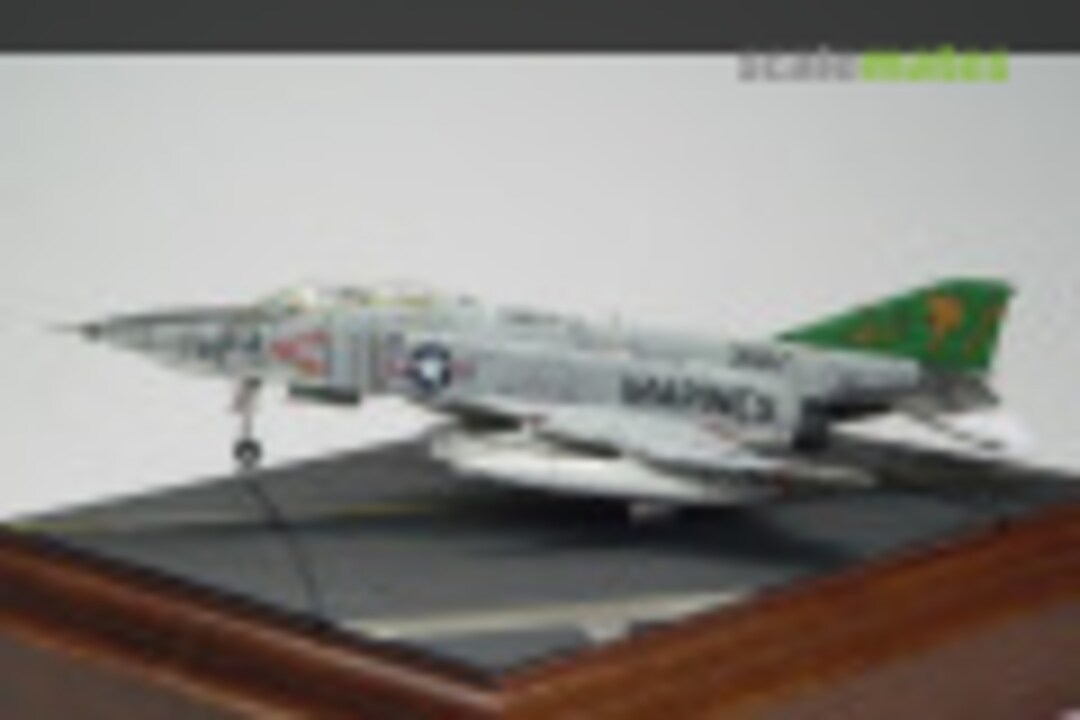 McDonnell Douglas RF-4B Phantom II 1:144