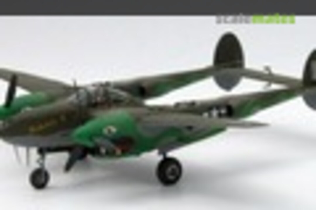 Lockheed P-38J Lightning 1:72