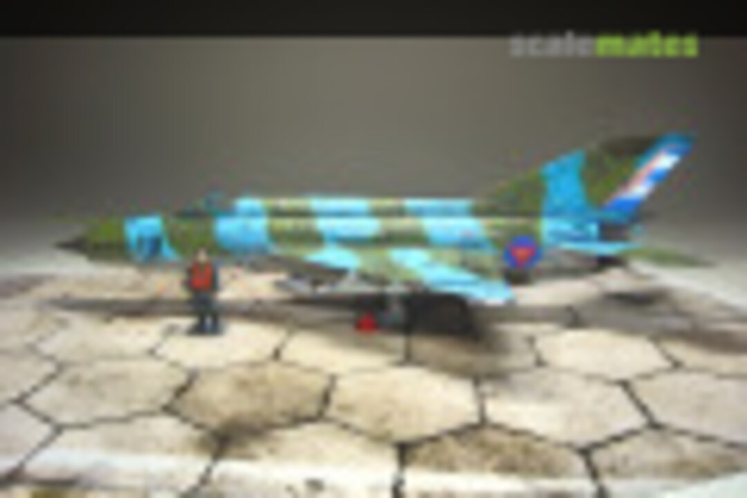Mikoyan-Gurevich MiG-21R Fishbed-H 1:48