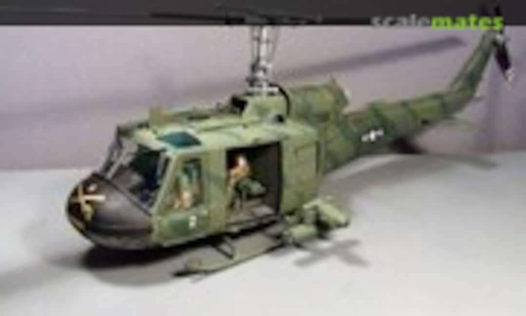 Bell UH-1 Huey Hog 1:24