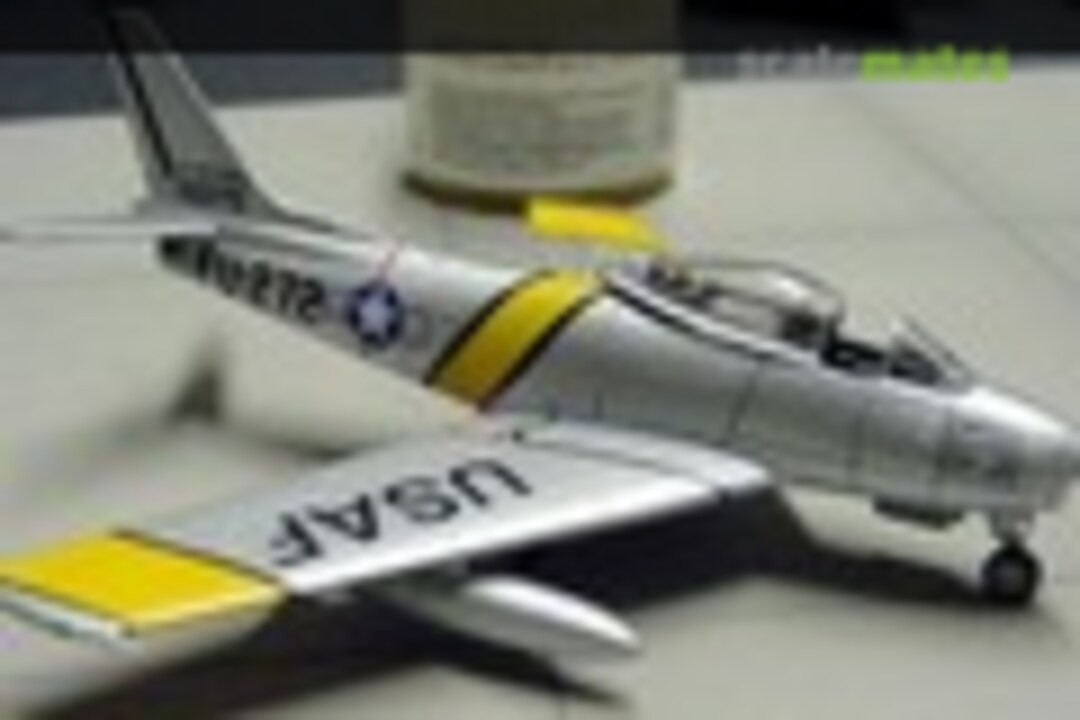 North American F-86 Sabre 1:144