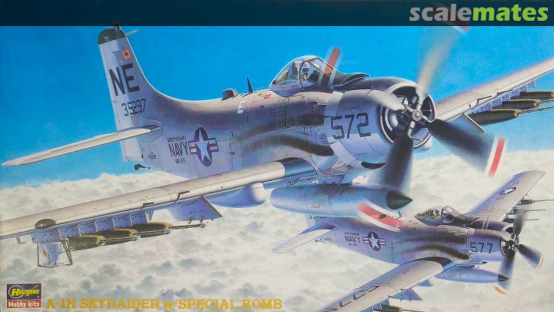 Boxart A-1H Skyraider w/ Special Bomb 51464 Hasegawa