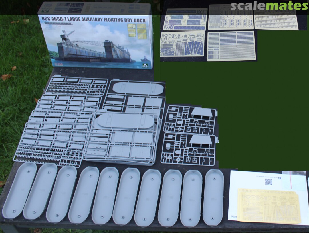 Contents USS ABSD-1 Large Auxiliary Floating Dry Dock 6006 Takom Contents USS ABSD-1 Large Auxiliary Floating Dry Dock 6006 Takom