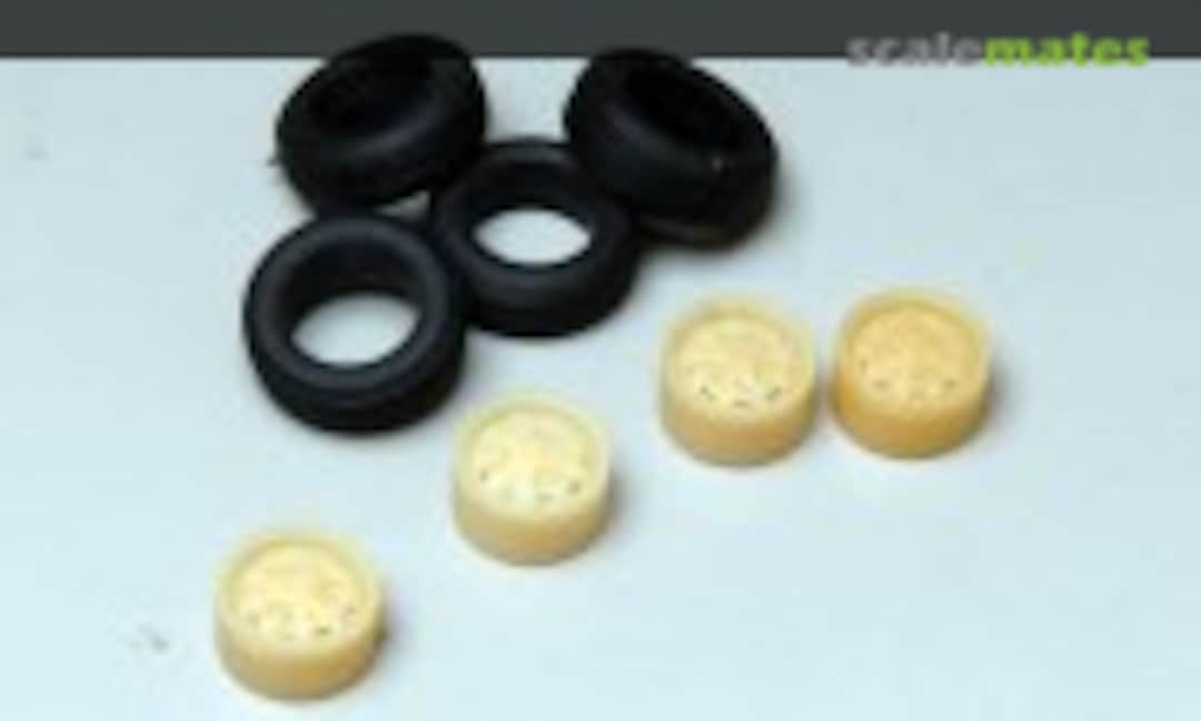 1:43 Renault R4/R5 Fergat 13 inches (Renaissance 43FERG) 43FERG