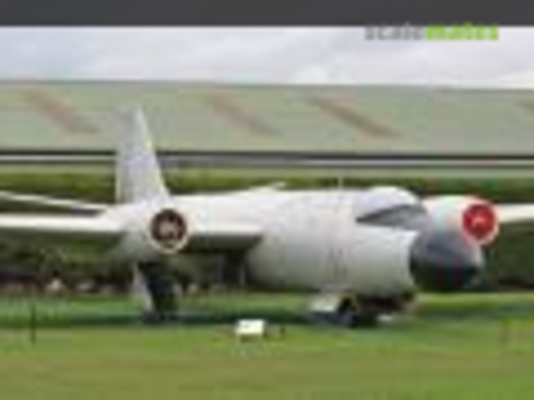 English Electric Canberra T.19
