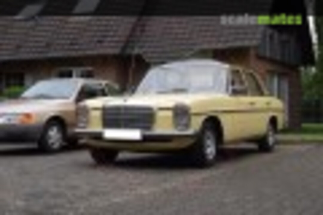 Mercedes-Benz 200 W115 1973